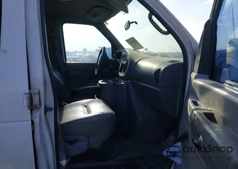 2002 Ford E-350 Super Duty Commercial/Recreational из США, поврежденный, VIN 1FTSS34L82HB16771